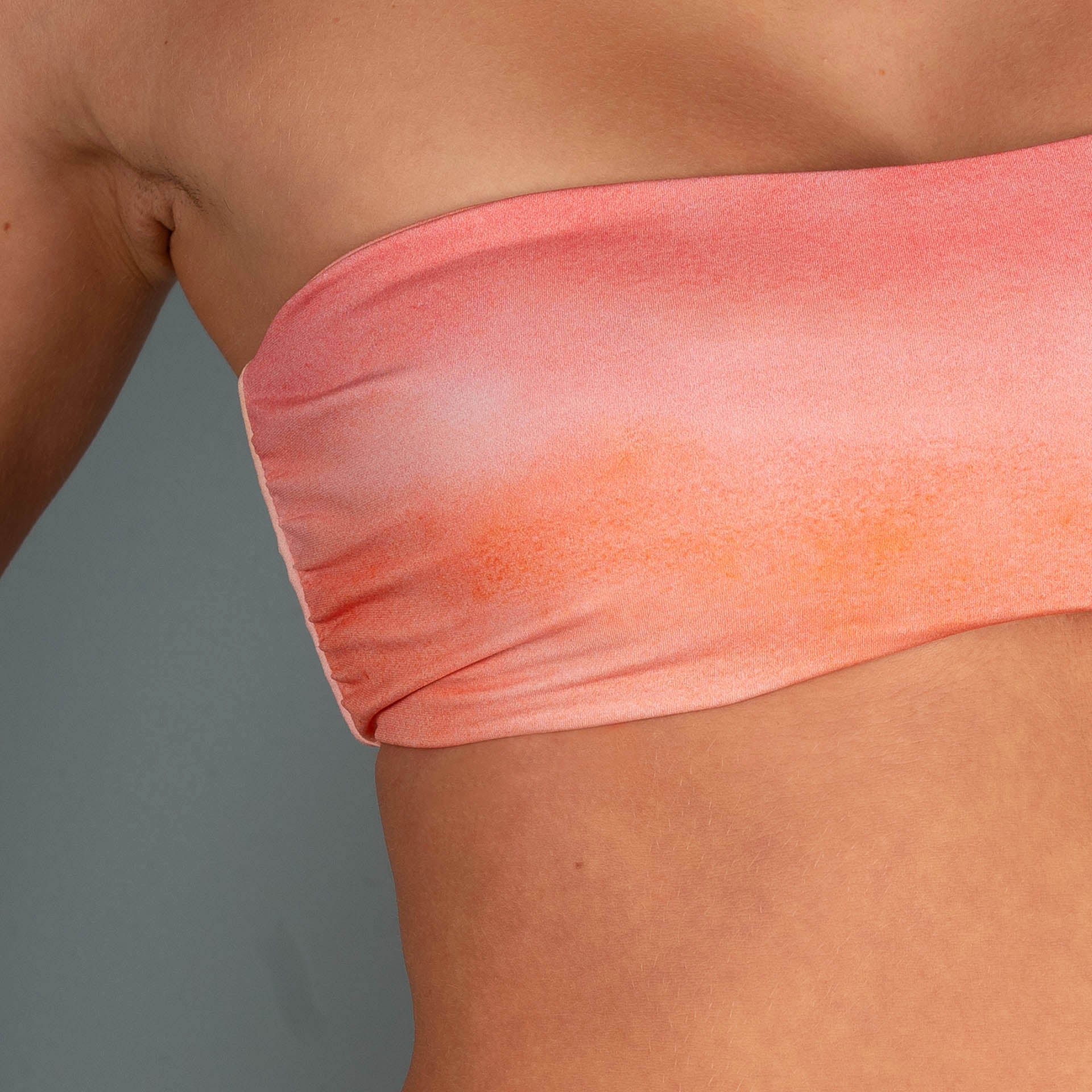 Soutien-gorge sans bretelles pour ado - taille 12 ans T2 - modèle vue de face Tie&Dye rose - 21MARS 